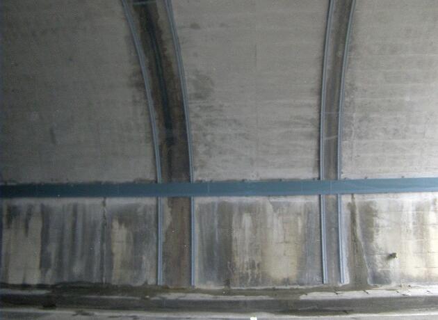 サイド・ドレン（カバー型）