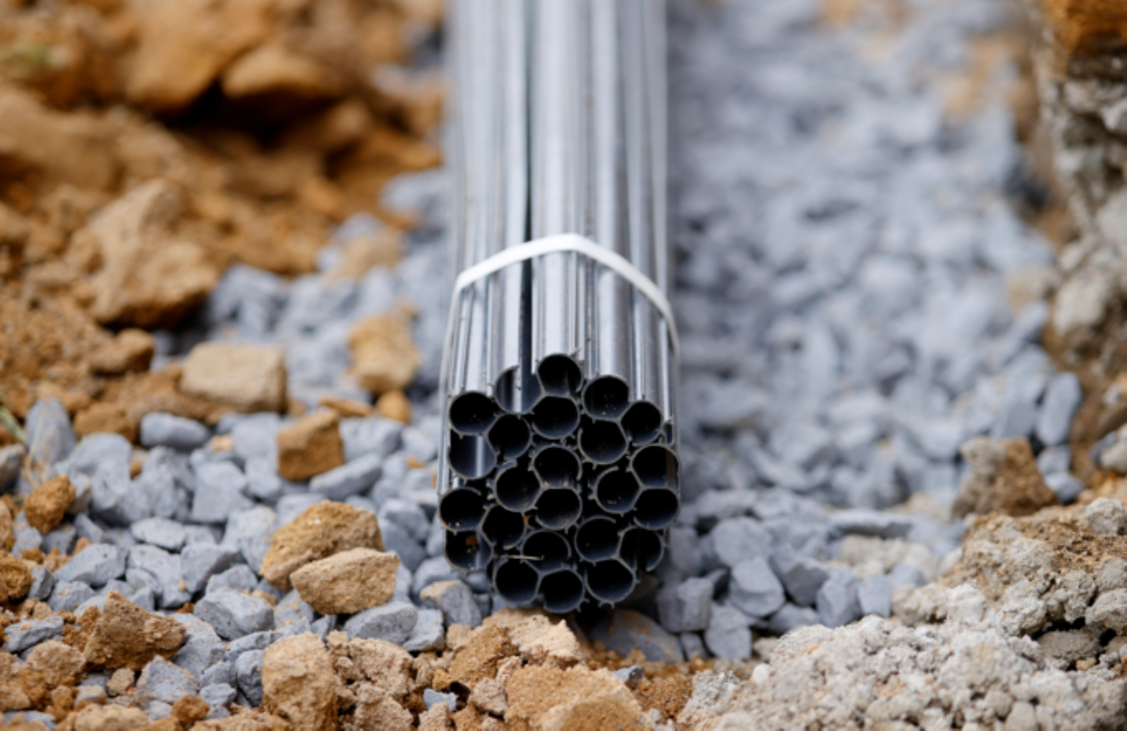 暗渠管（あんきょかん）とは？ | 暗渠管 | お役立ちコラム | ニホン・ドレン株式会社