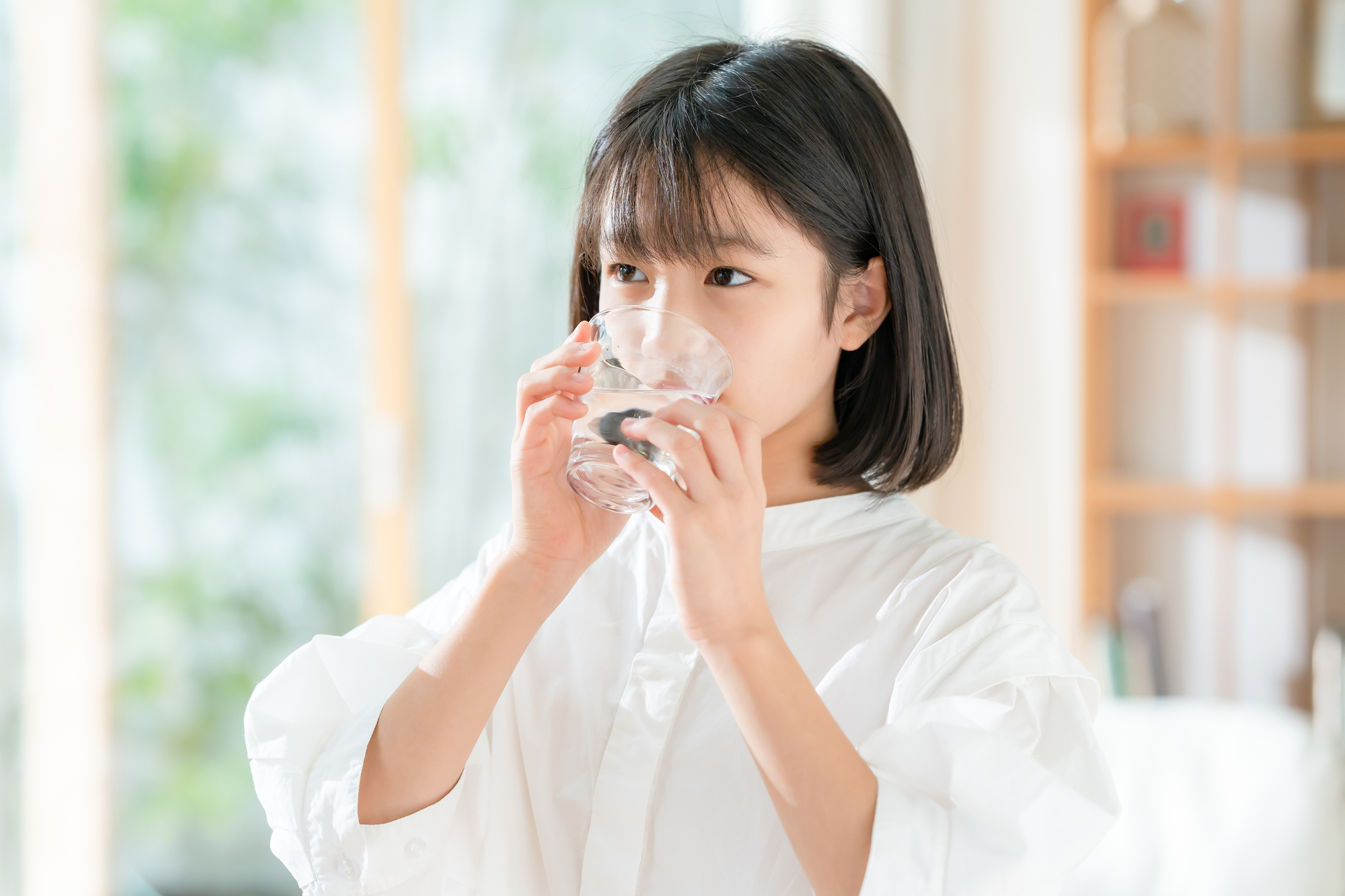 ペット ボトル の 水 を 飲む の を やめた ほうが いい 理由