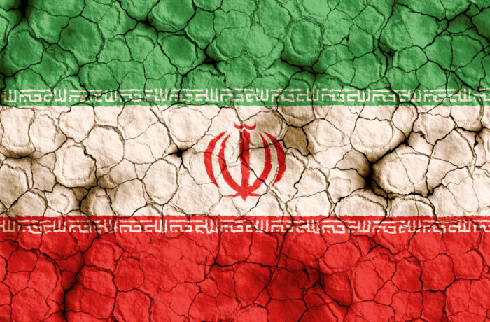 イランが水不足なのはなぜ？現状や原因、中東地域の影響、地政学的リスクとは