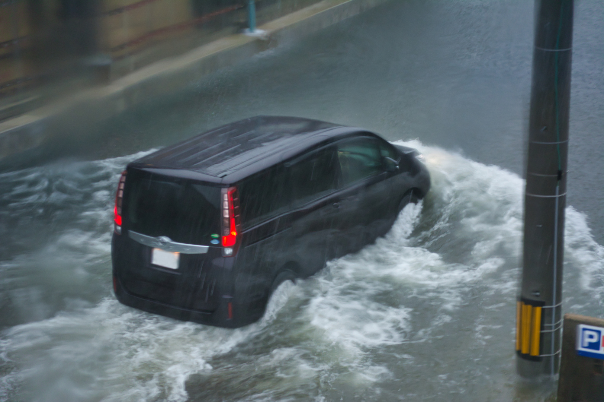 冠水した車